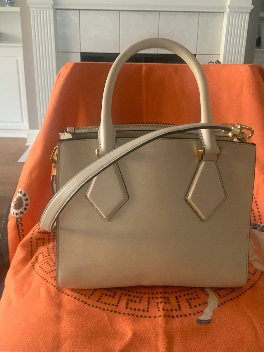 Michael Kors Beige purse
